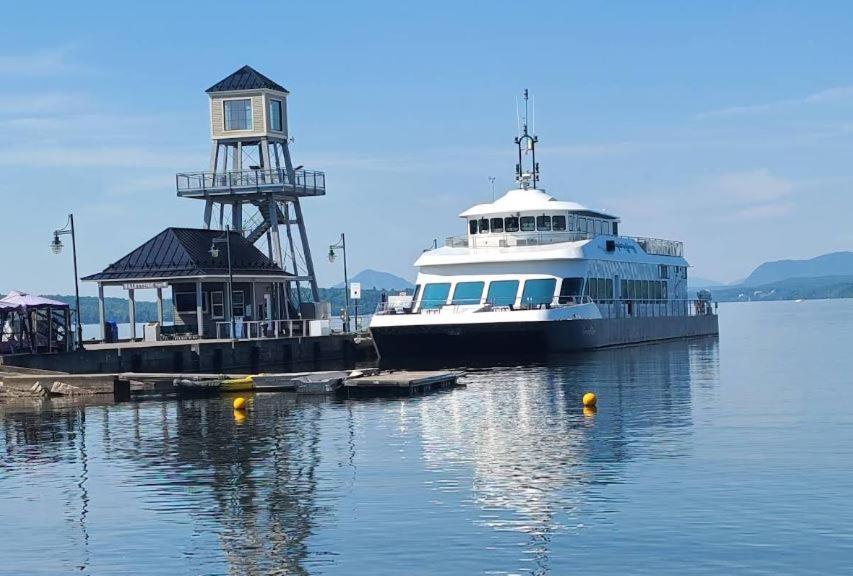 Le Paréo Club Azur Plage Memphrémagog Bagian luar foto
