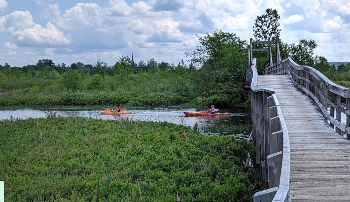 Le Paréo Club Azur Plage Memphrémagog Bagian luar foto