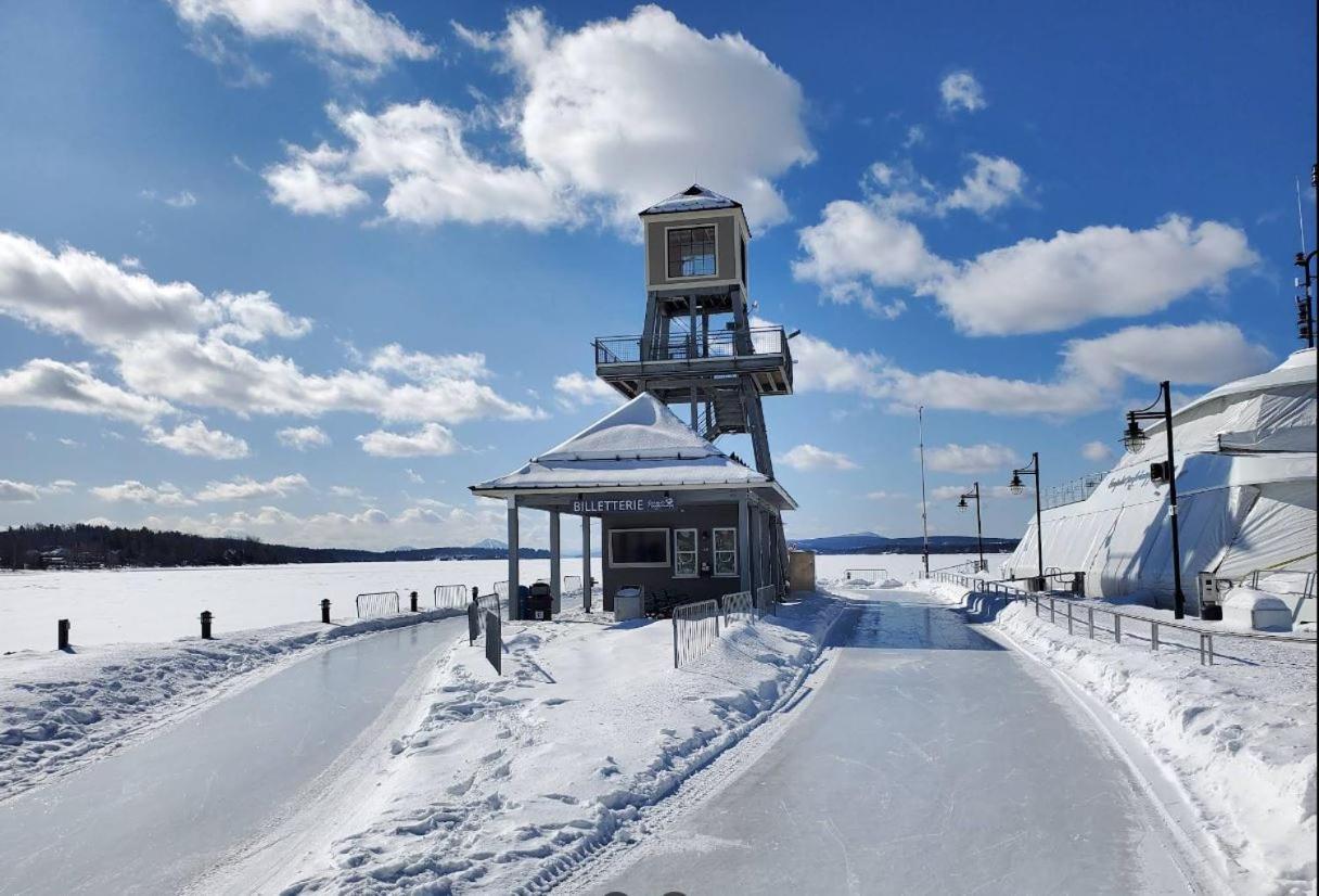 Le Paréo Club Azur Plage Memphrémagog Bagian luar foto